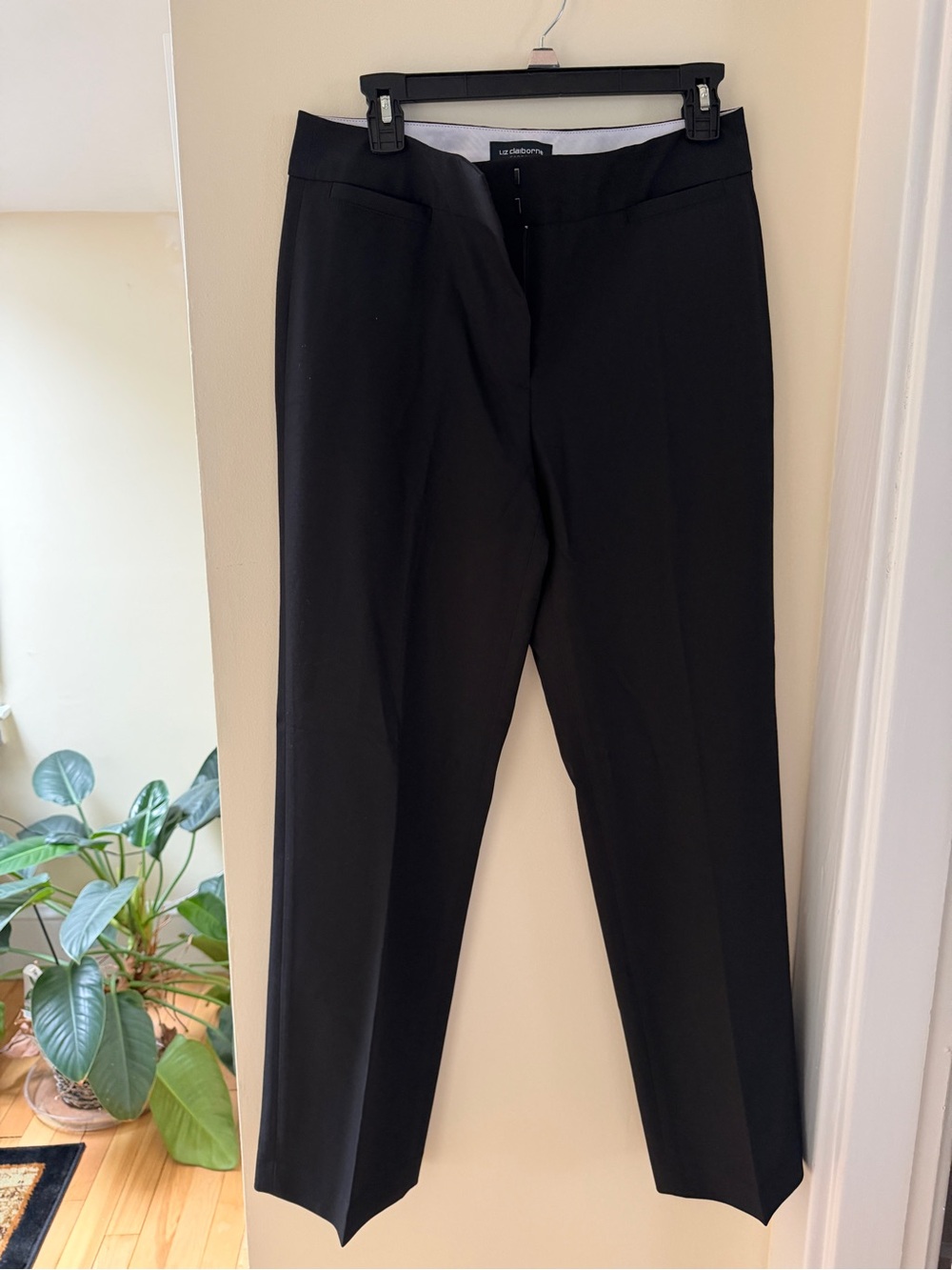 Liz Claiborne Black Straight-Leg Trousers